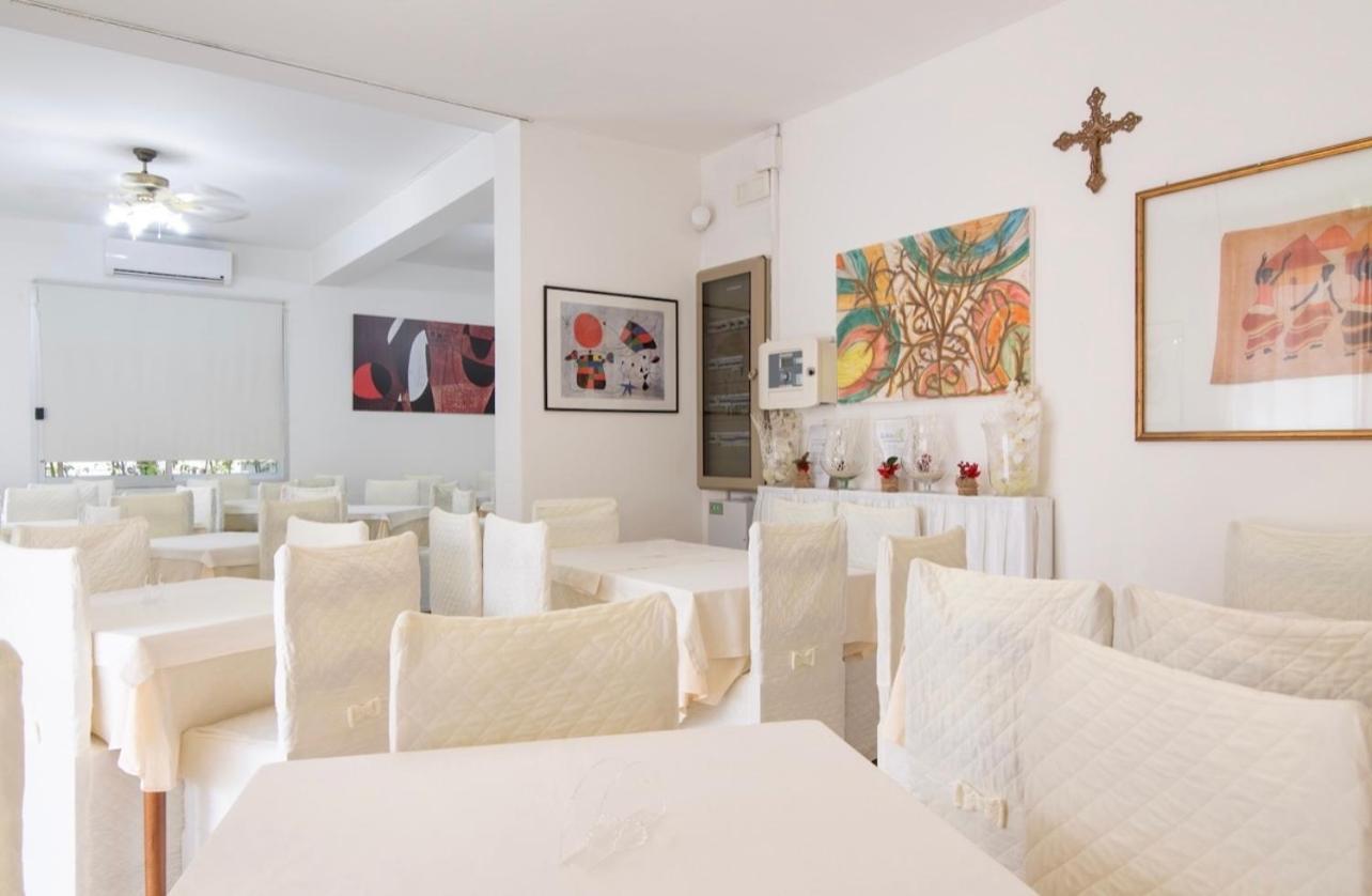 Hotel Miro Cattolica Luaran gambar