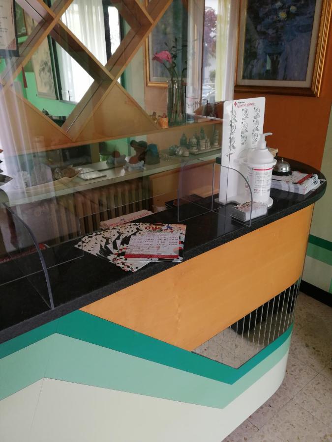 Hotel Miro Cattolica Luaran gambar